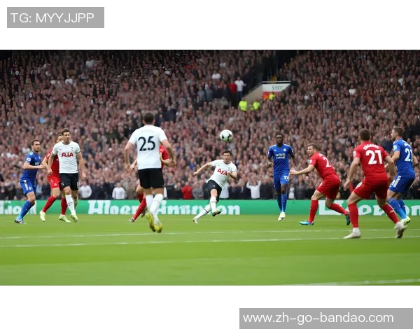 足球场上的悲剧瞬间那些令人心碎的惨痛伤害故事